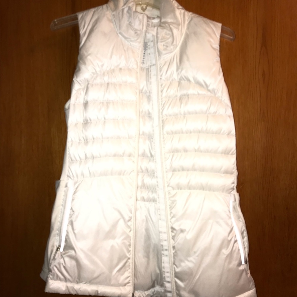 Lululemon white down vest EUC